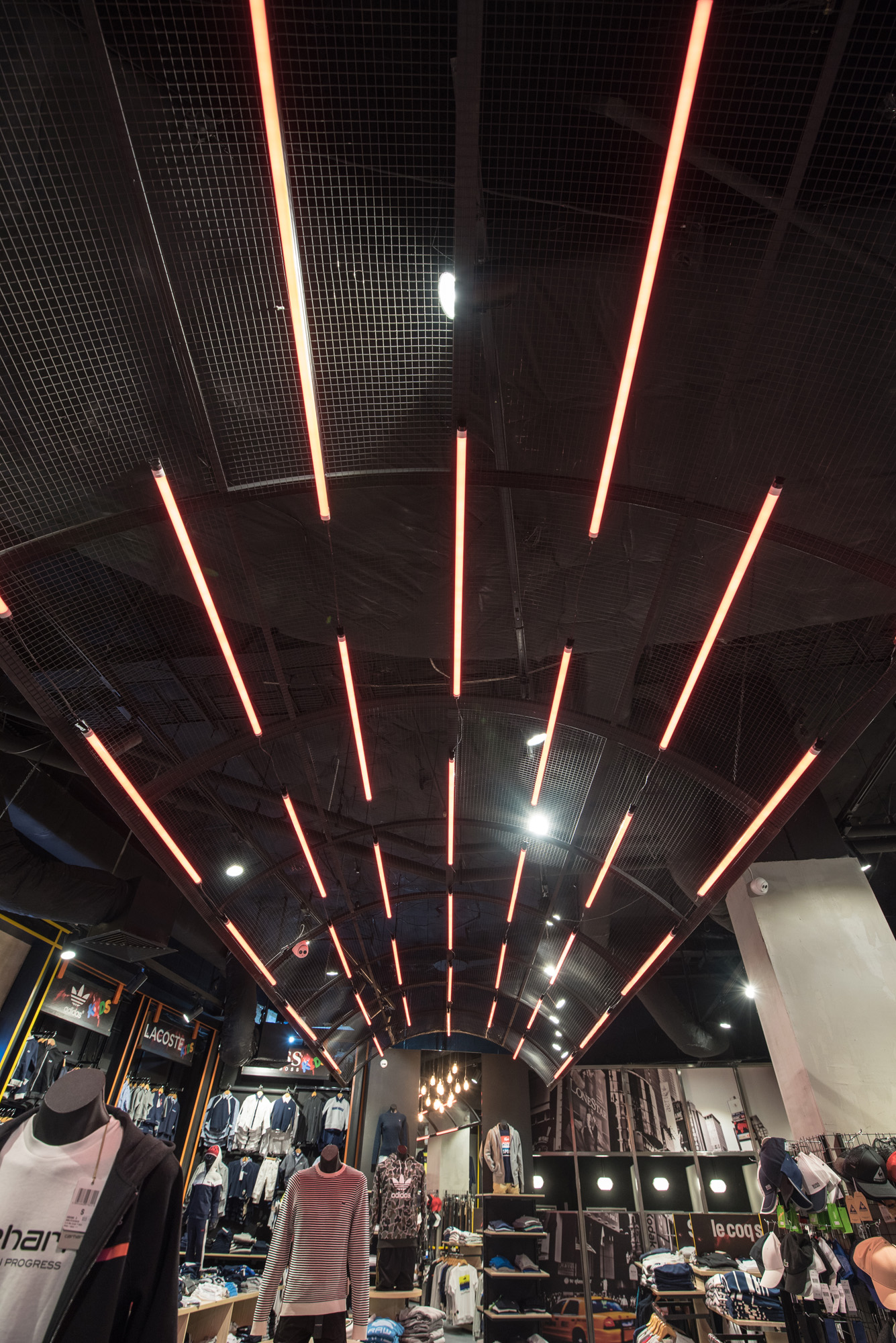Basalt_Studio_Interior_Design_Architecture_Sydney_Shopping_Centre_Retail_Shops_Store_Hurstville_Westfield_Urban_Equipment_Fashion_Shoes_Display_Light